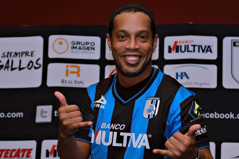 Ronaldinho at Queretaro