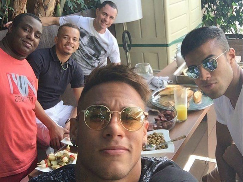 Neymar taking a selfie with friends. Messi vs Neymar. 