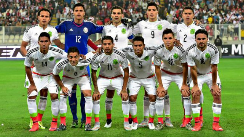 Con gol de debutante Herrera, México derrota 1-0 a 