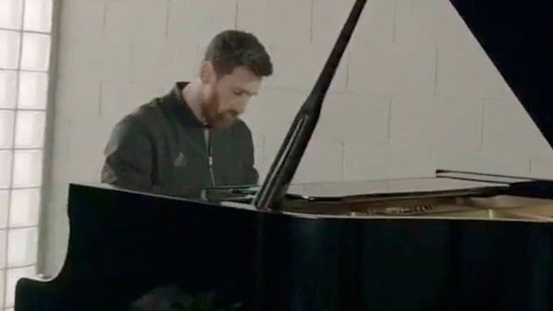 This Video Of Messi Playing The Piano Is Amazing