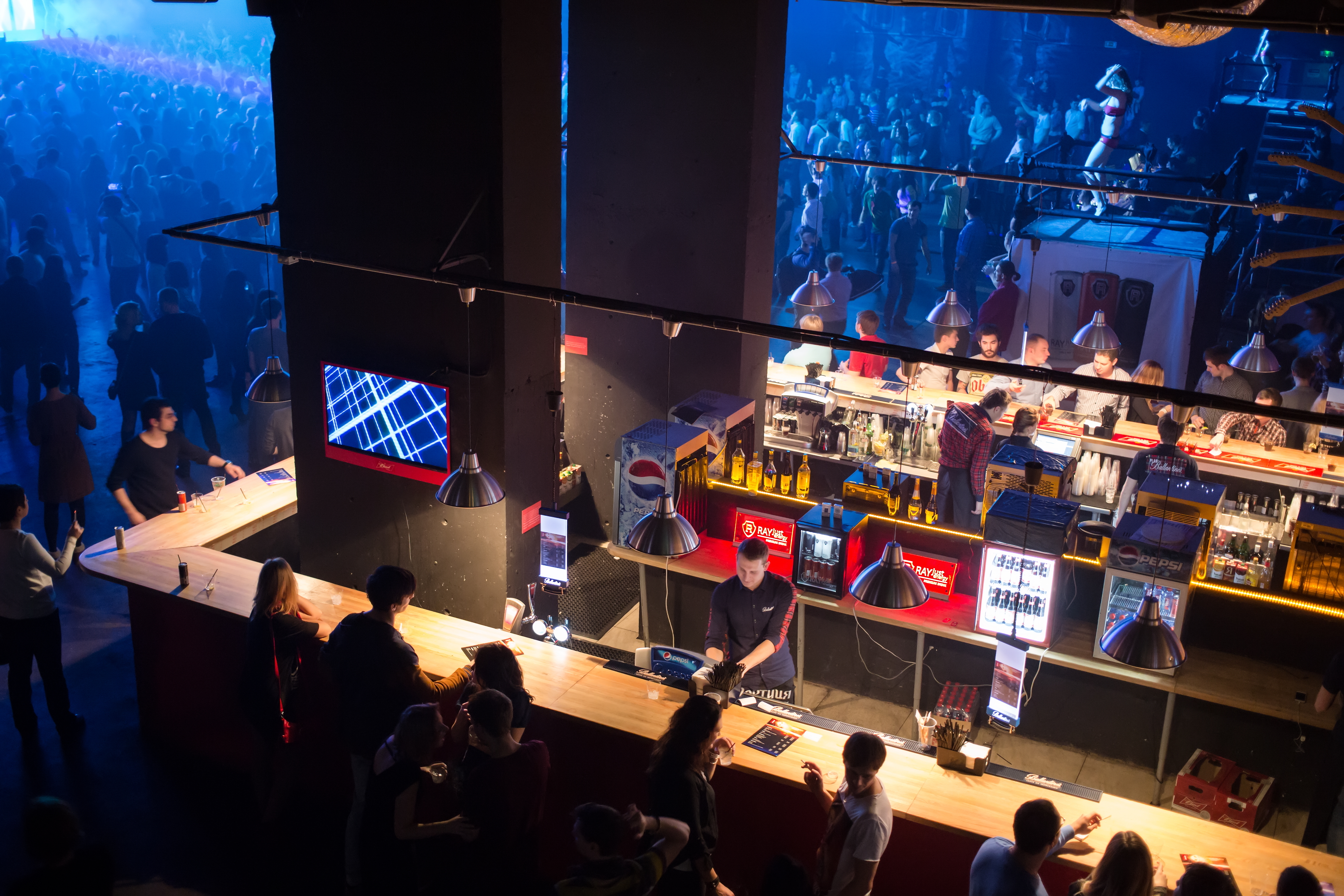 How To Eat, Drink And Party Like A Russian At The World Cup