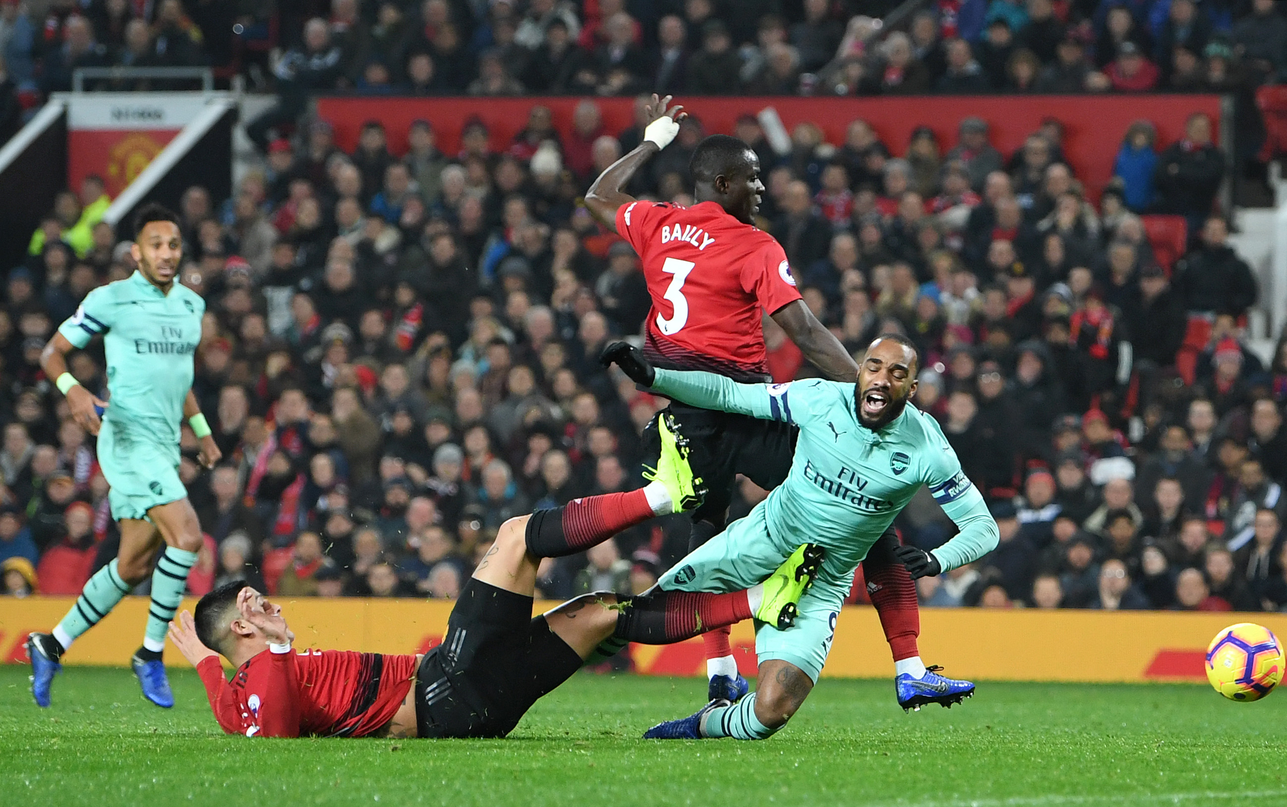 Man U vs Arsenal Highlights: Lacazette's Inventive Goal Attempts