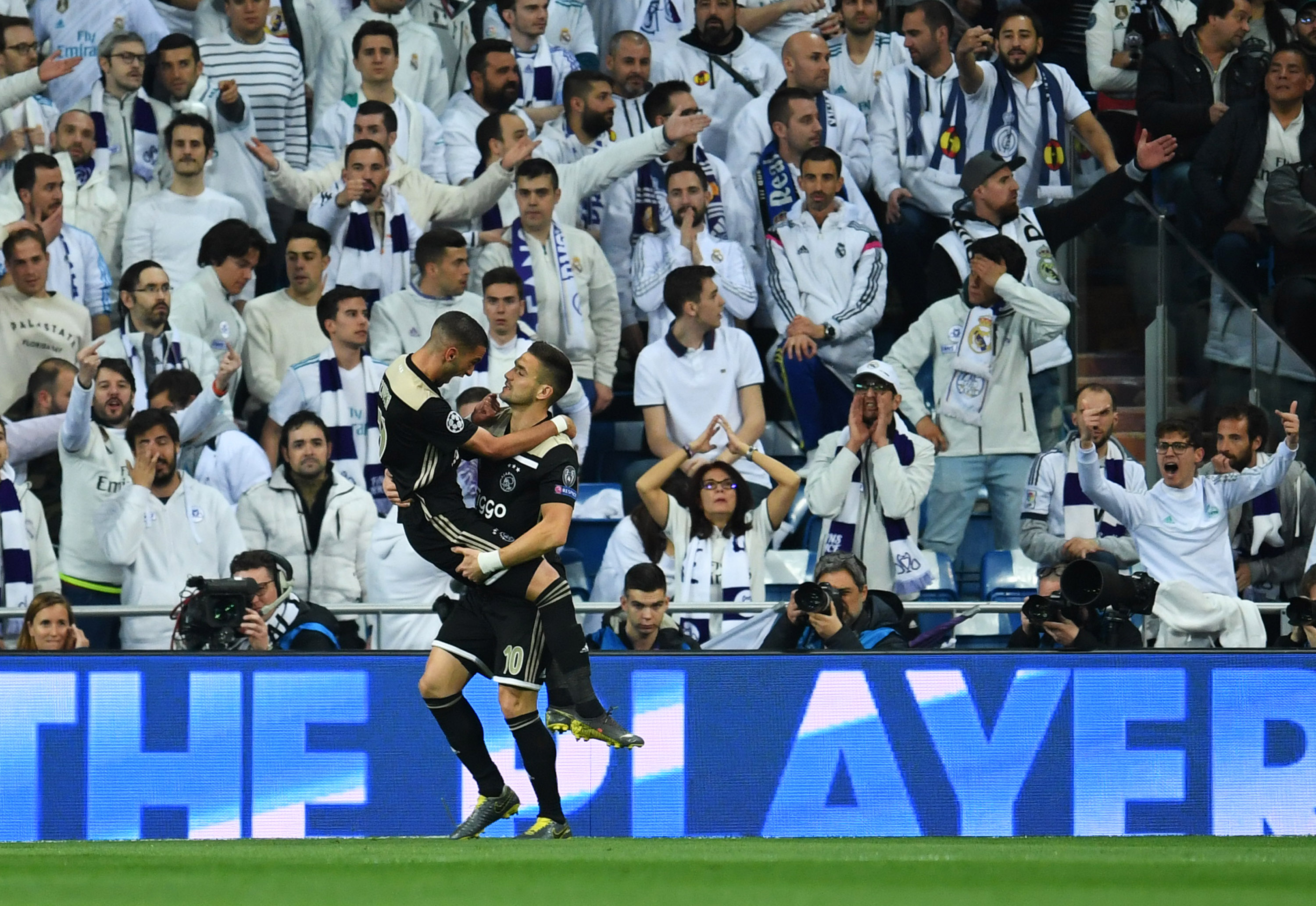 tvilling hvorfor komprimeret Real Madrid vs Ajax Highlights: Tadic Masterclass Ends Dynasty