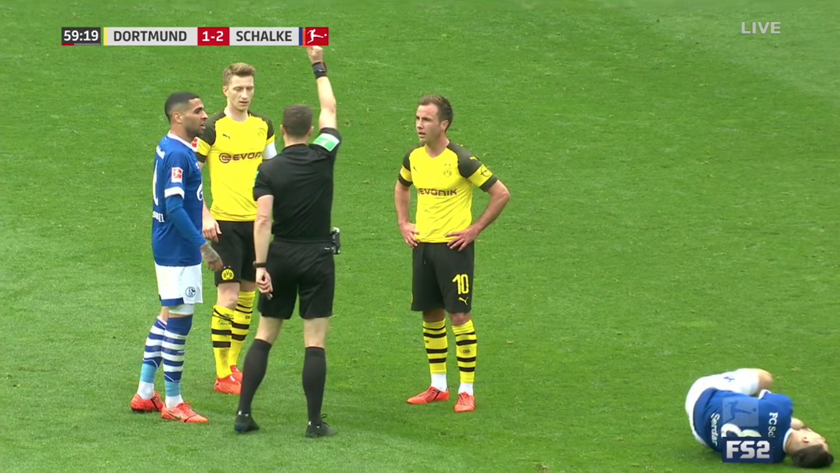spole rulletrappe maskinskriver Dortmund vs Schalke Highlights: 2 Awful Red Cards Doom BVB