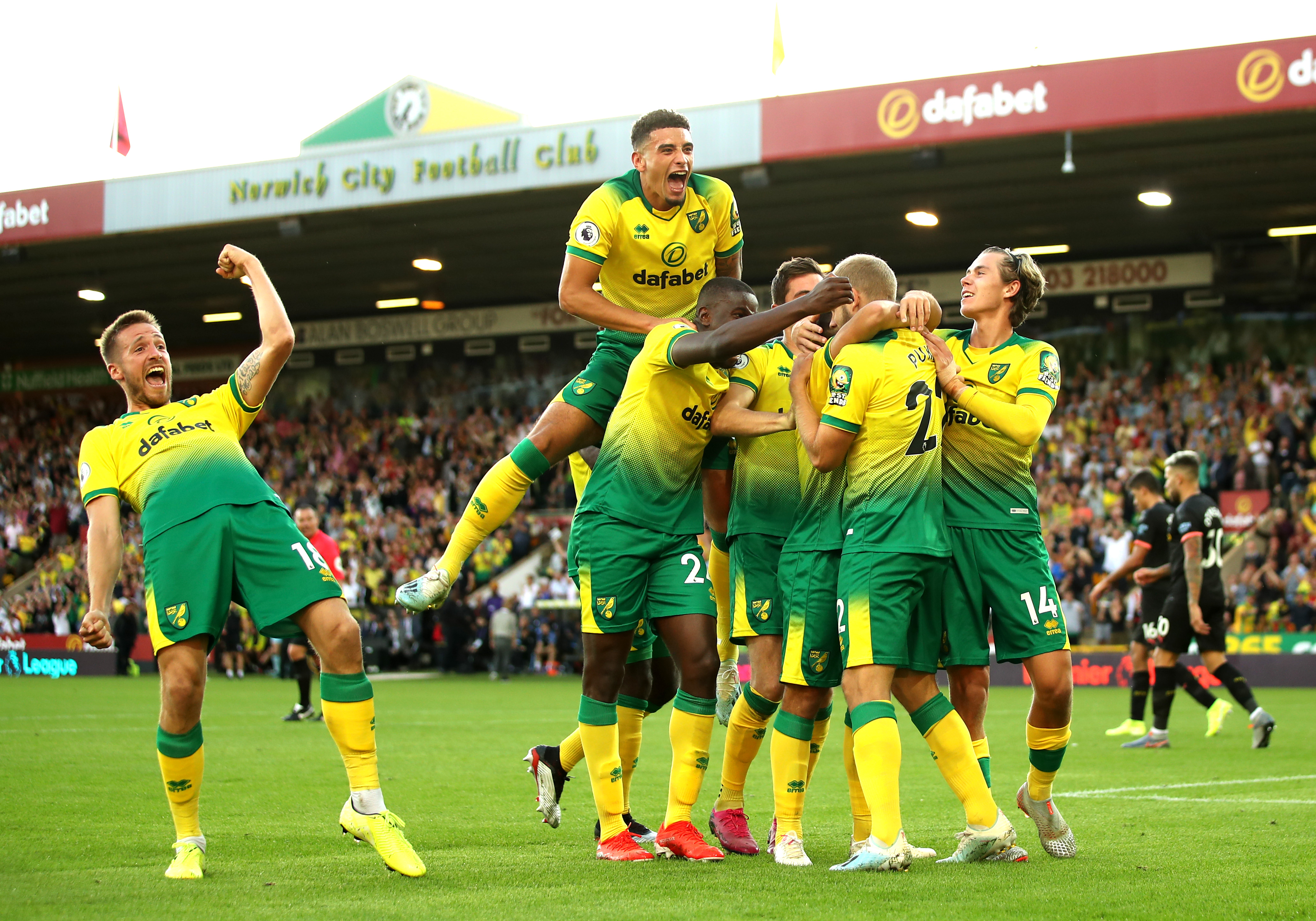 Norwich vs Man City Highlights: Otamendi Game Away