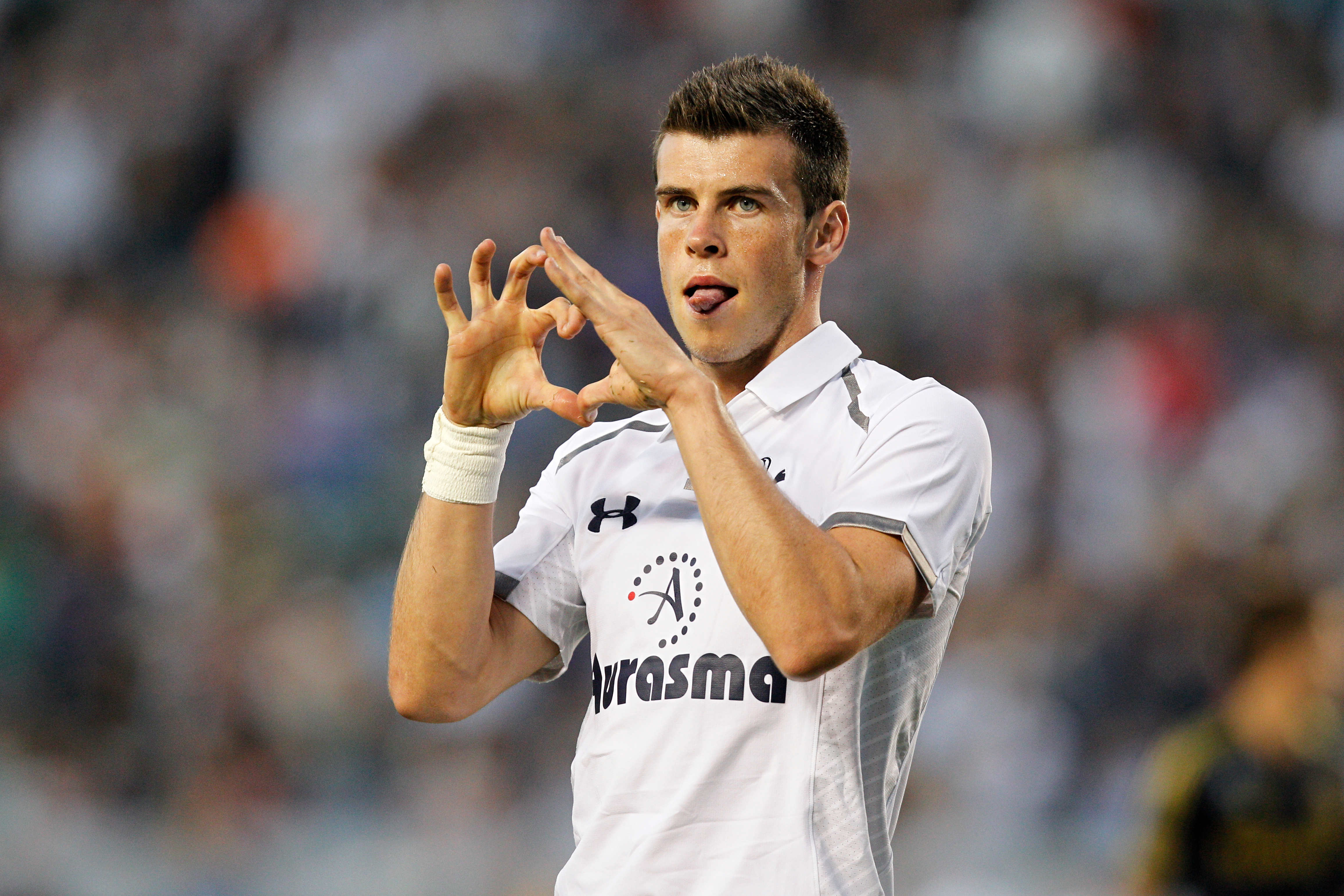 The Spurs Web on X: Gareth Bale with the number 18 shirt just feels so  weird😅  / X