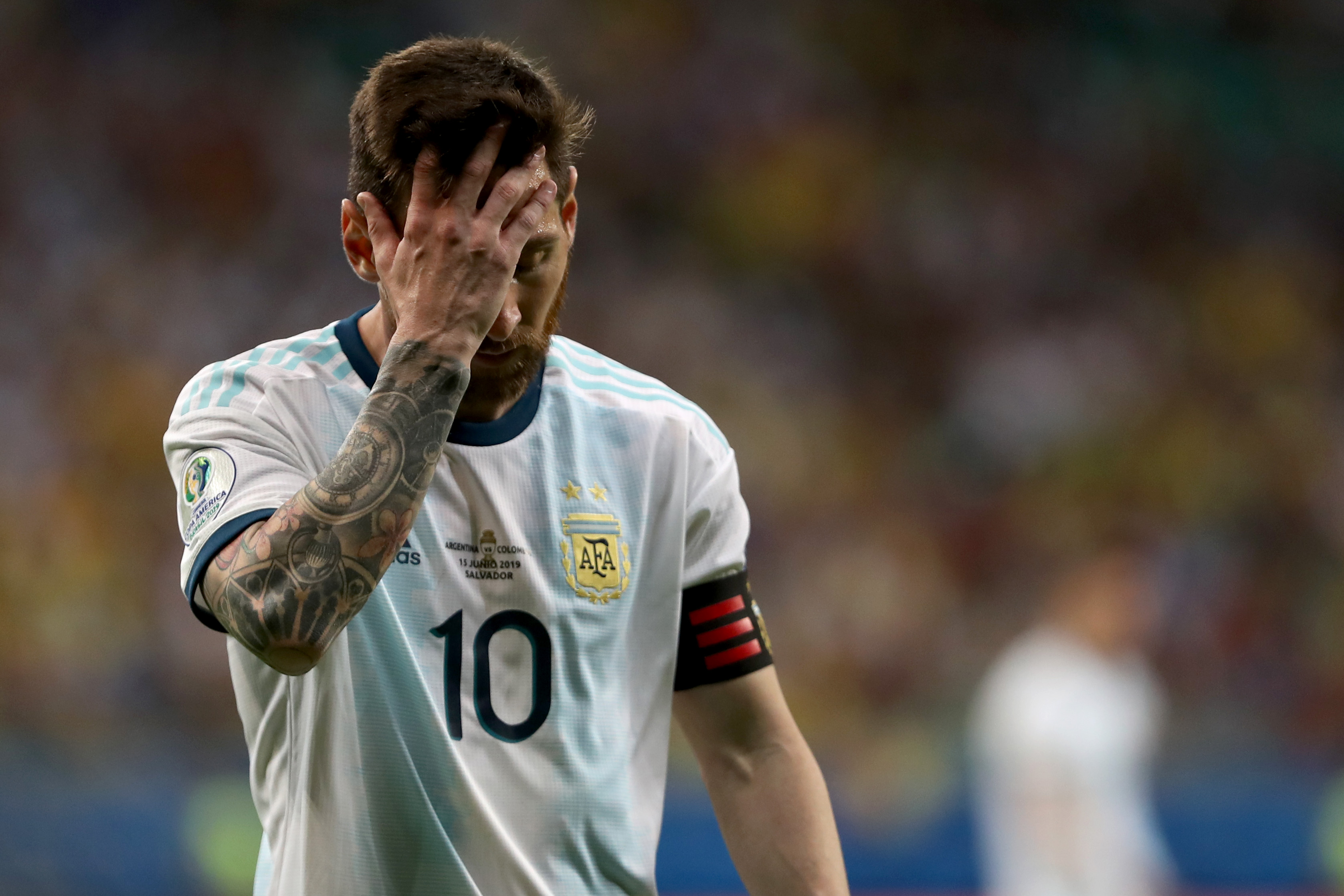 Don t cry argentina. Лионель Месси ЧМ. Messi Аргентина. Расстроенный Месси Аргентина. Месси сборная Аргентины.