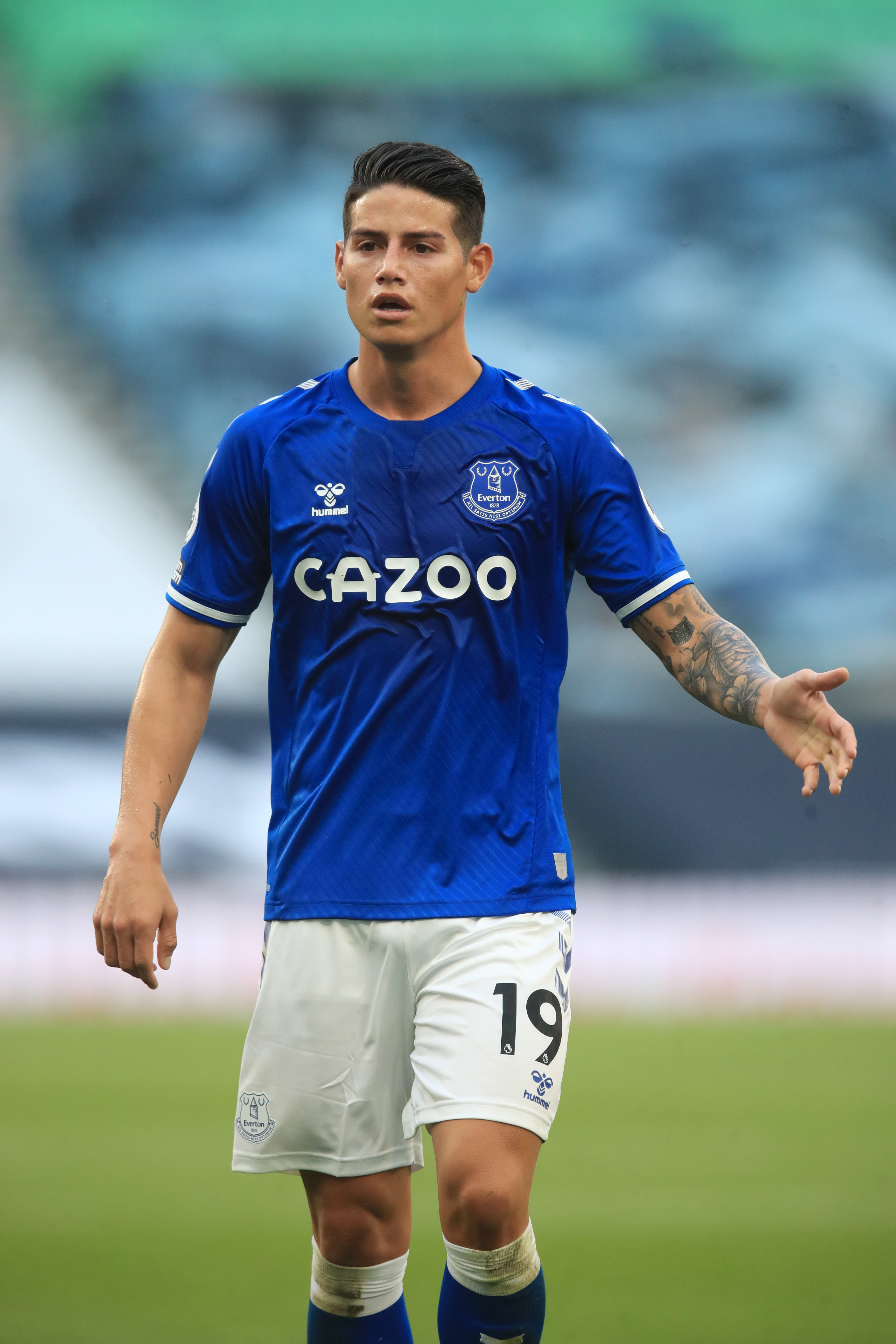 James Rodriguez Puts On A Show In Everton Debut | The18