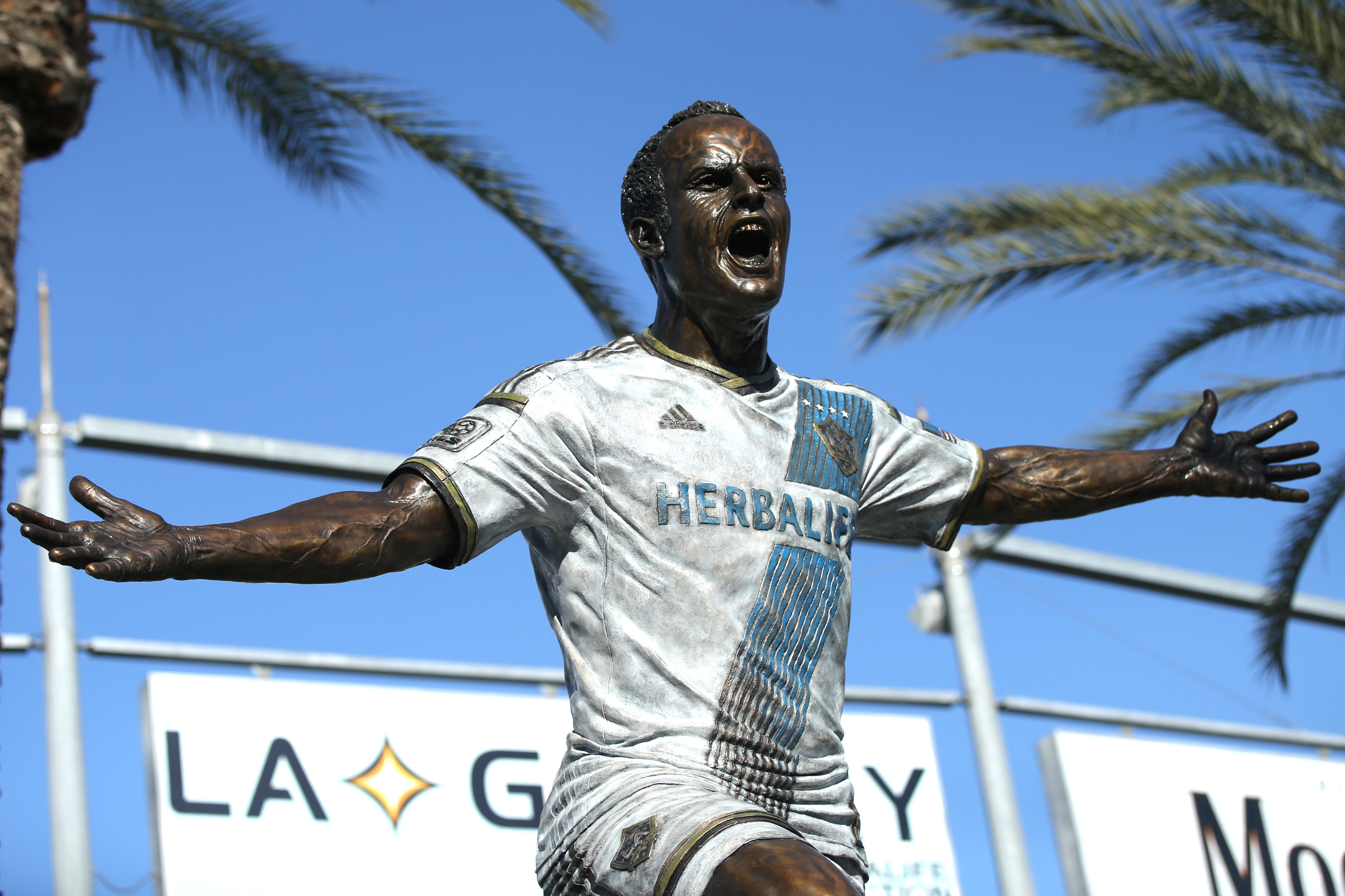 Galaxy to feature Landon Donovan statue at Dignity Health Sports Park - Los  Angeles Times