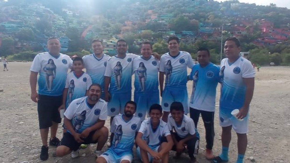 Deportivo Tlacuaches puts Karely Ruiz on a soccer jersey