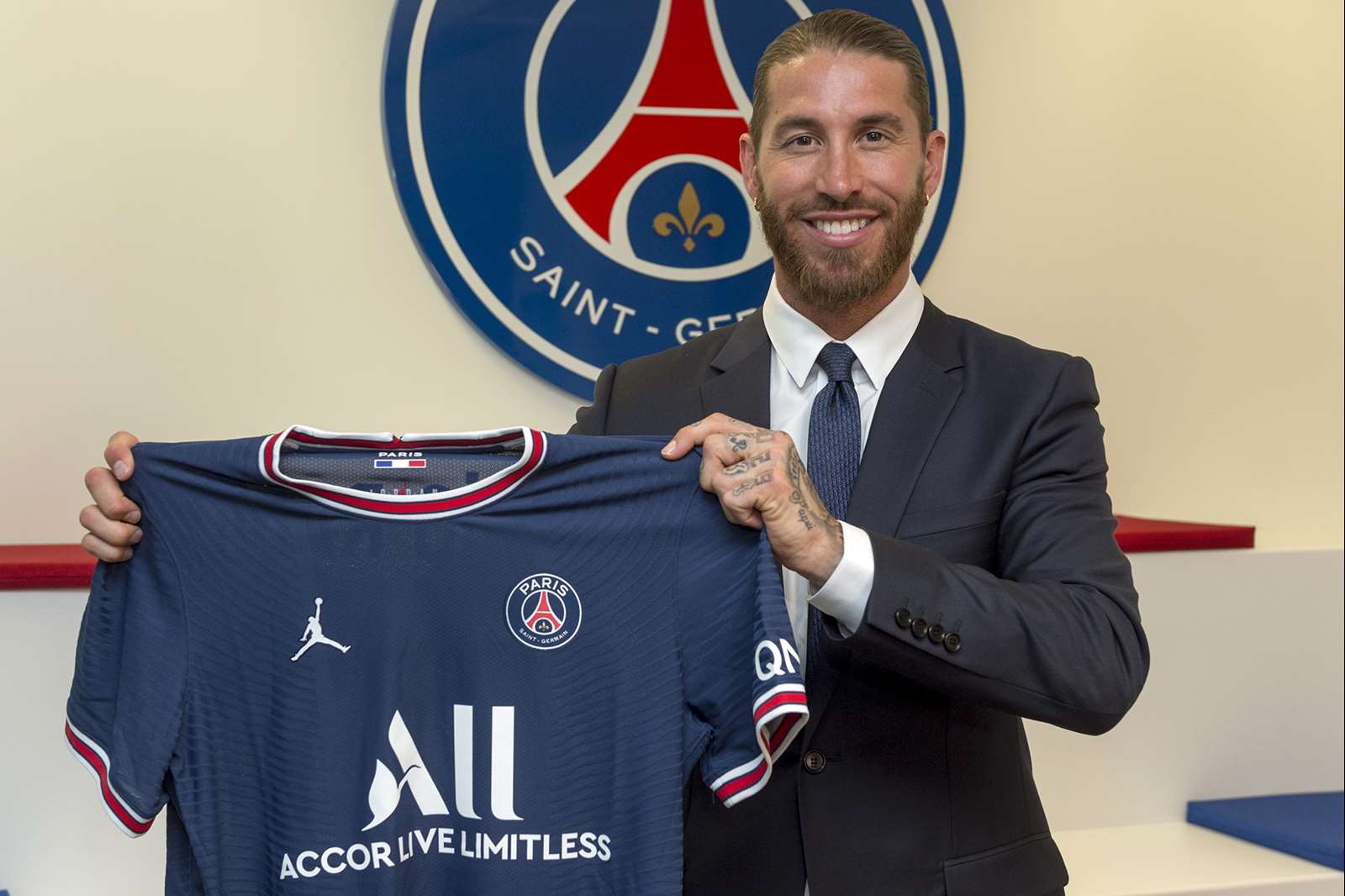 Sergio Ramos Psg Contract 35 Year Old Signs Two Year Deal After Free