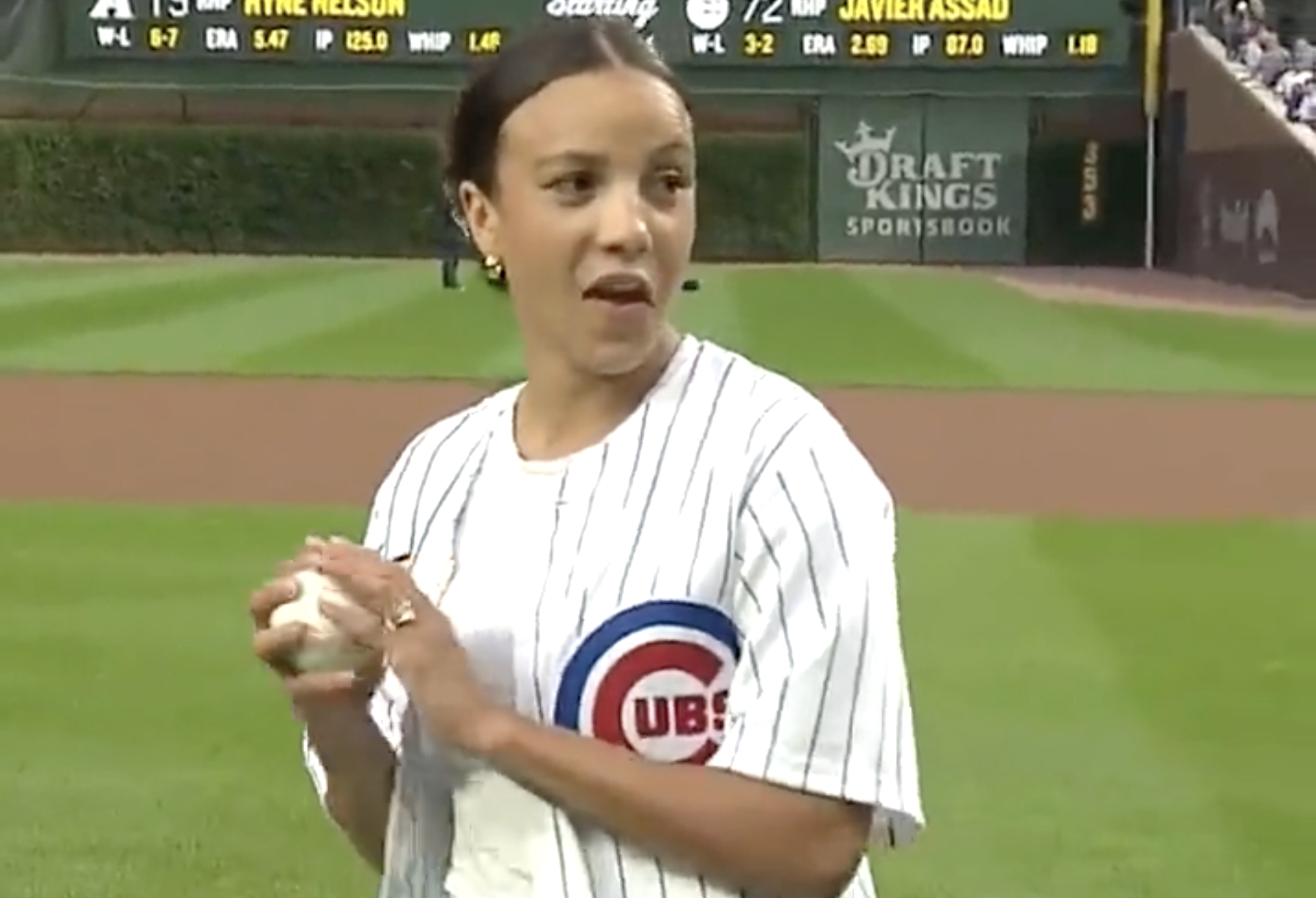 Mal Swanson threw out the first pitch for the Chicago Cubs yesterday ⚾️🐻