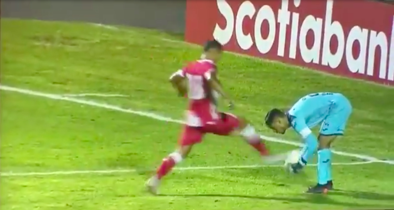 Goalkeeper Possession Rule Means Nothing In CONCACAF And We Love It