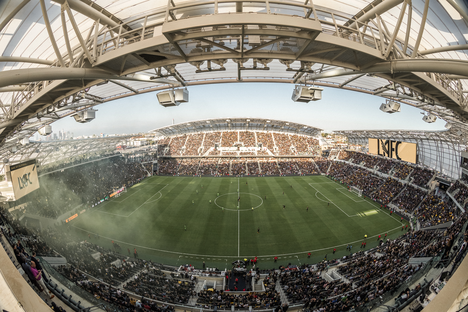 LAFC Explodes Onto L.A. Sports Scene With Beautiful Banc of