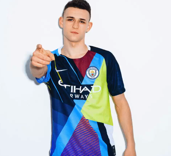 ironie Koopje Overtuiging Nike Released An Awful Manchester City Mashup Kit