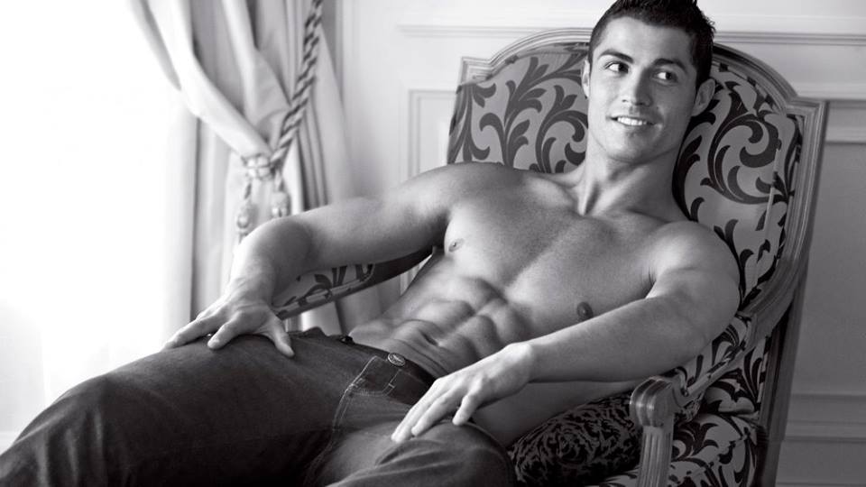 Cristiano Ronaldo and Son Cristiano Jr. Flash Their Abs in Shirtless Photo