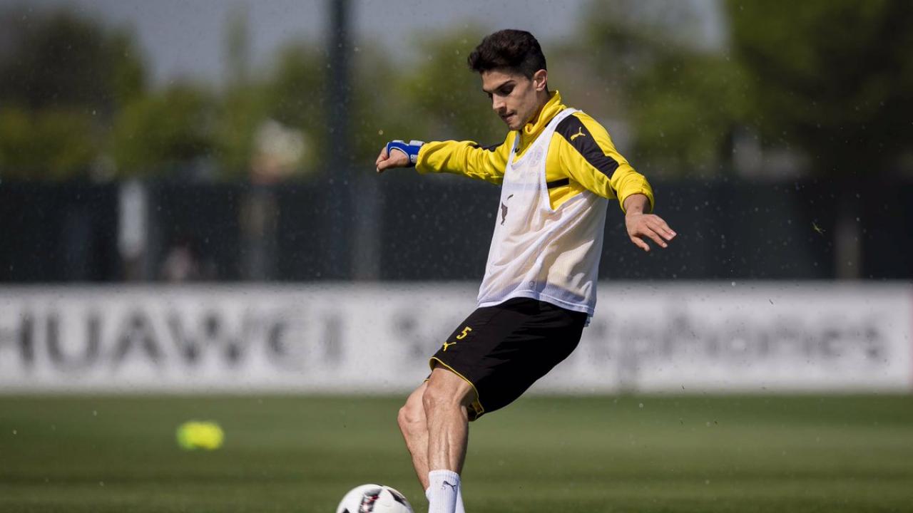 Marc Bartra Back In Training 