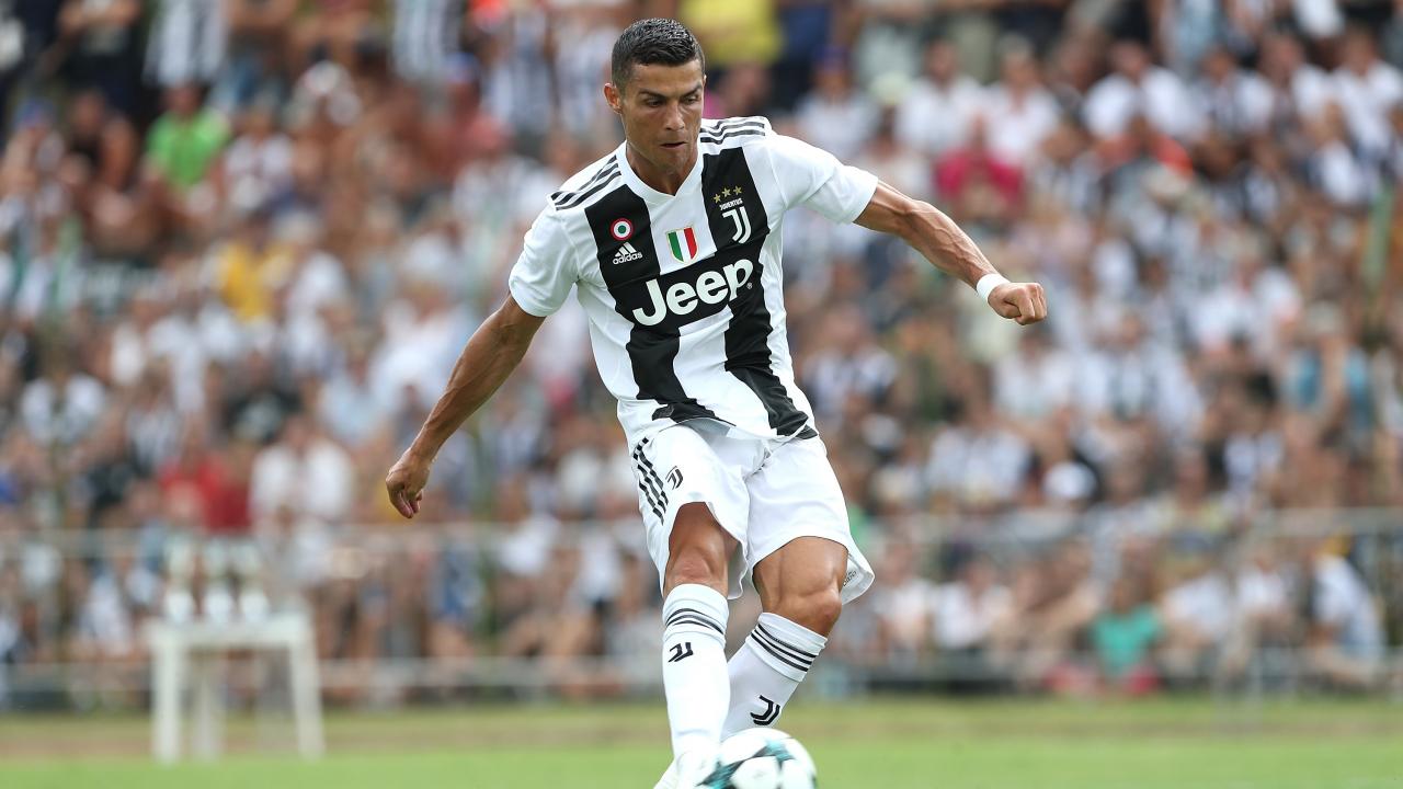 Cristiano Ronaldo first Juventus goal