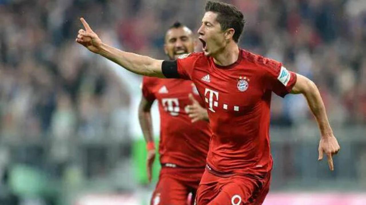 Robert Lewandowski Scored 5 Goals In 9 Minutes (WATCH HERE)