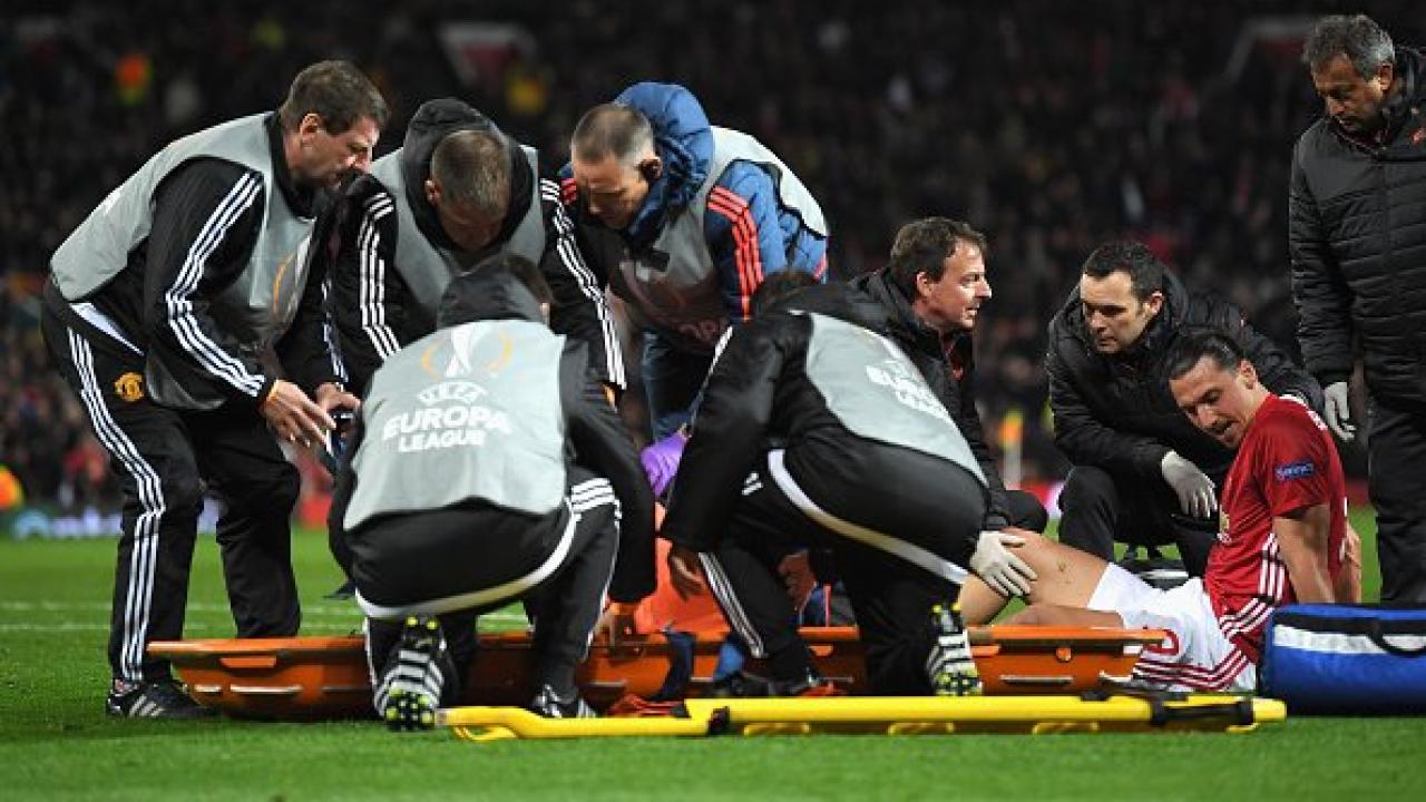 Zlatan Ibrahimovic Suffers Knee Injury