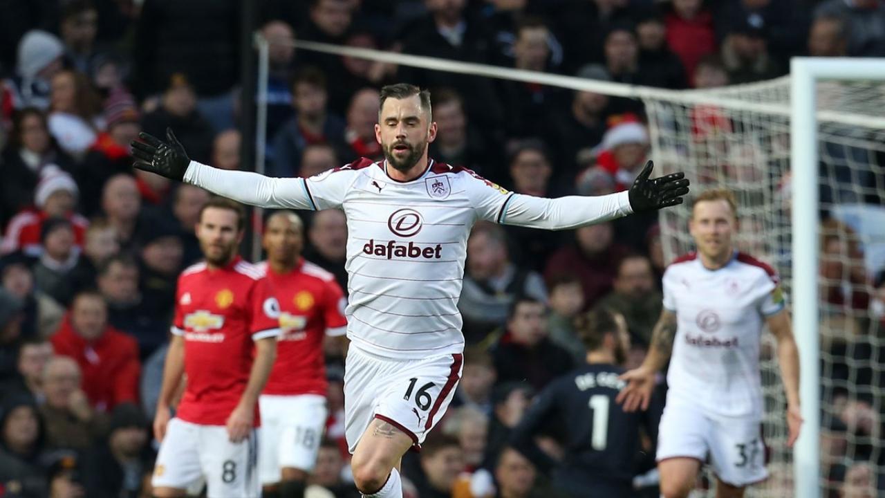 Steven Defour Free Kick Goal Manchester United