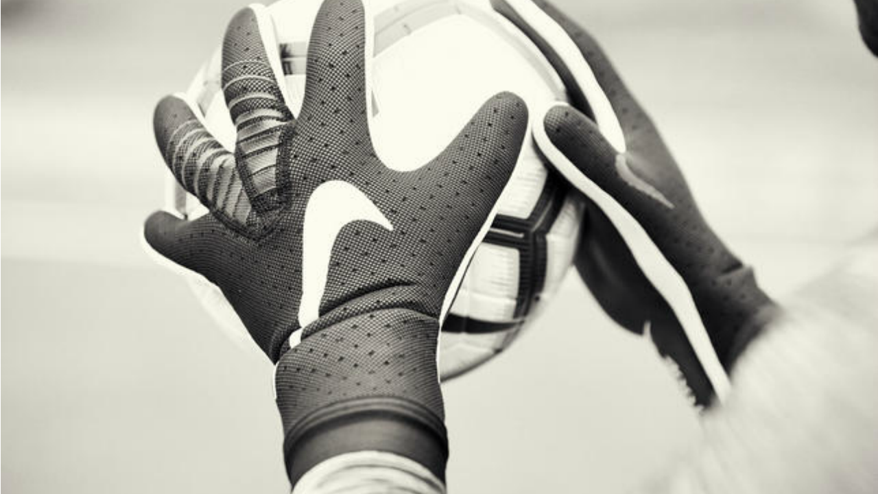 nike strapless goalkeeper gloves