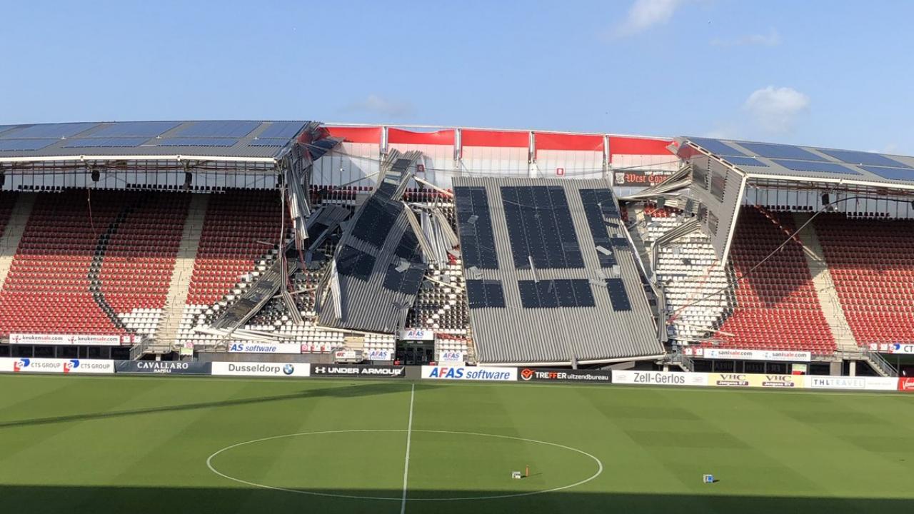 Scary Roof Of Dutch Club Az Alkmaar Stadium Collapses