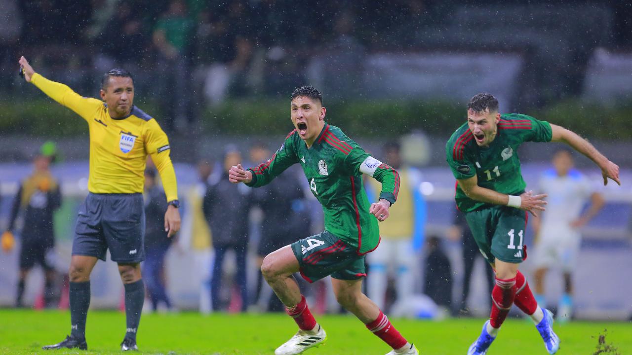 Edson Alvarez celebrates equalizer against Honduras