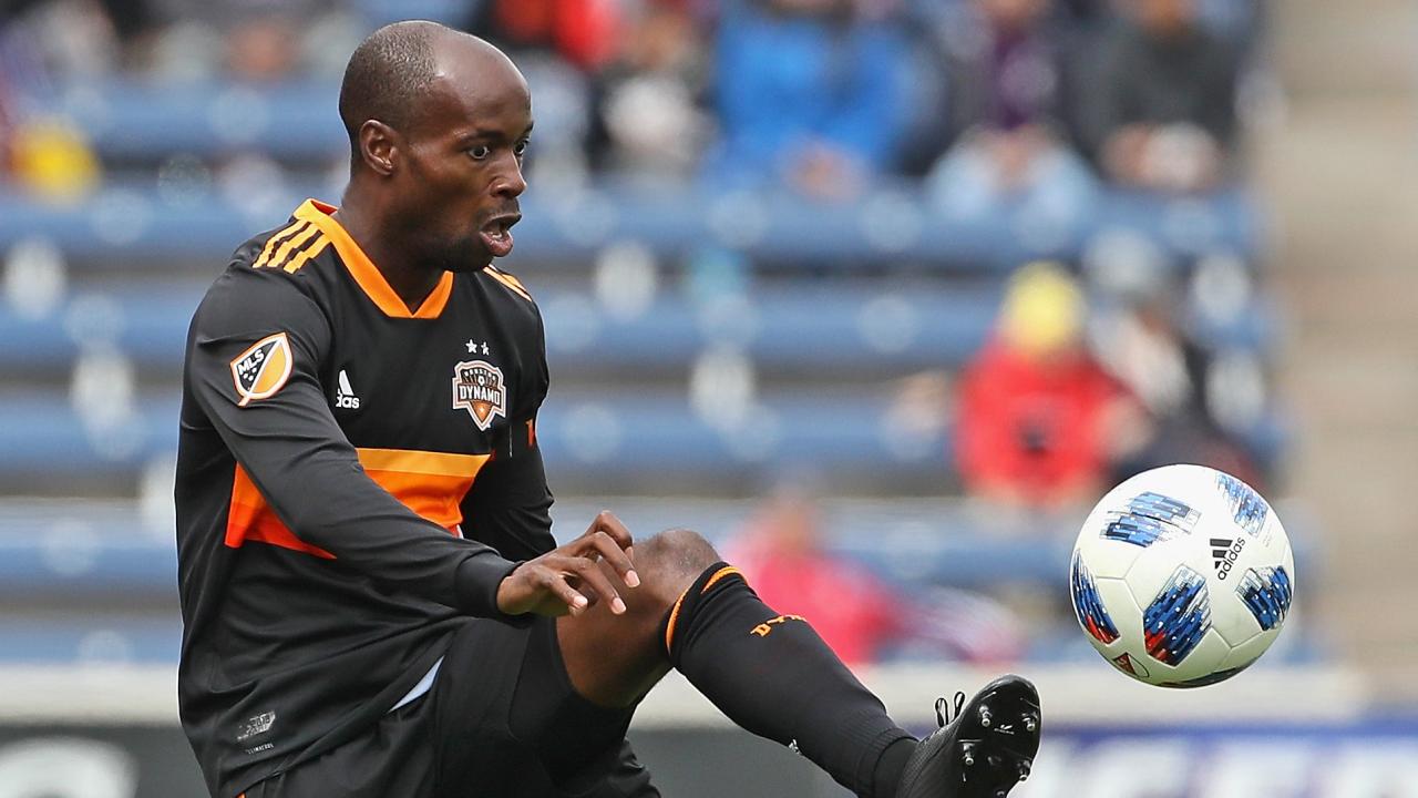 DaMarcus Beasley Houston Dynamo Goal In CCL Play From 20 Yards