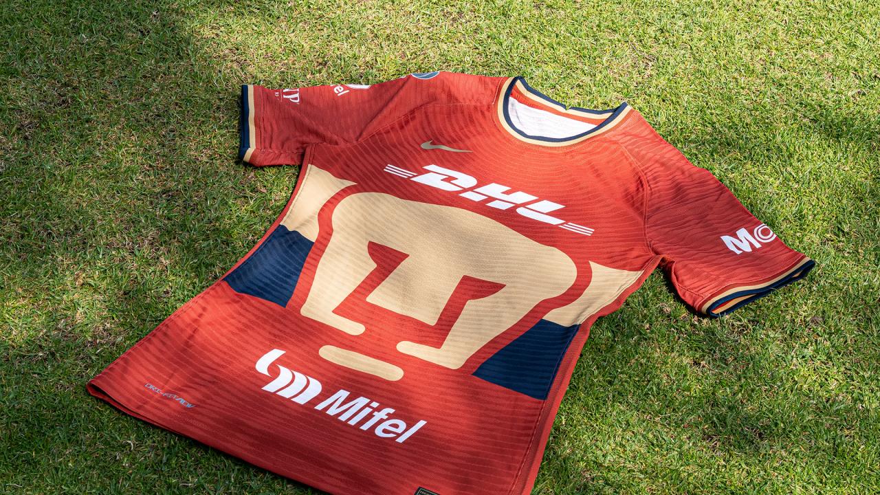 tercer jersey pumas