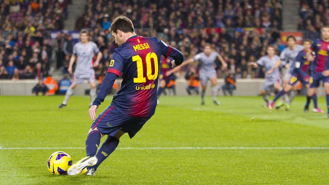 Messi's Signature Pass Is A Thing Of Beauty