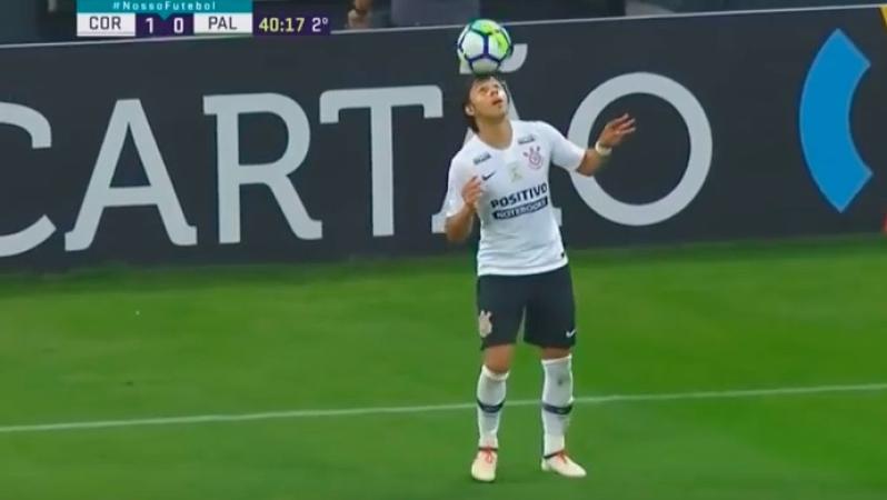 Angel Romero is bringing back the seal dribble