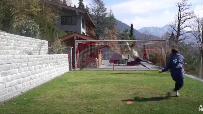 Manuel Neuer training video