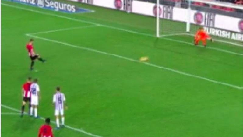 Aritz Aduriz penalty