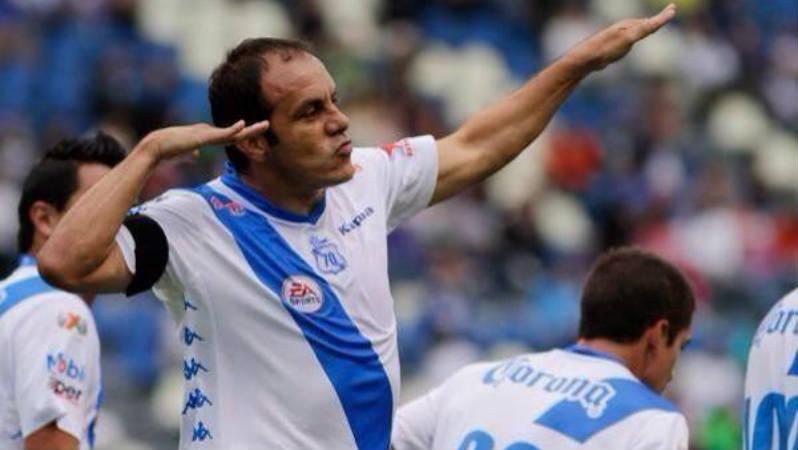 Cuauhtémoc Blanco celebra un gol