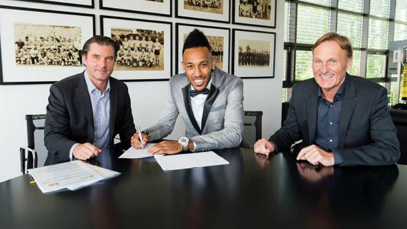 Aubameyang Signs New Contract