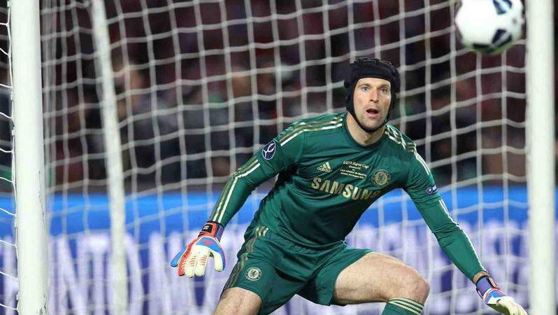 cech-premier-league-keeper-liverpool-QPR-christmas-carol-win-southampton-chelsea
