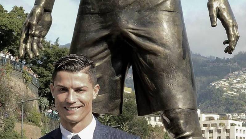 Cristiano Ronaldo Statue