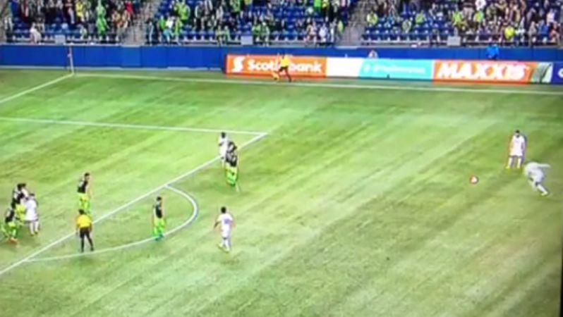 Is Robert Earnshaw the next Juninho?