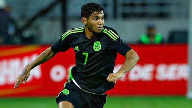 Tecatito Corona transfers to Porto