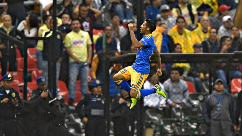 Tigres hammer Club America