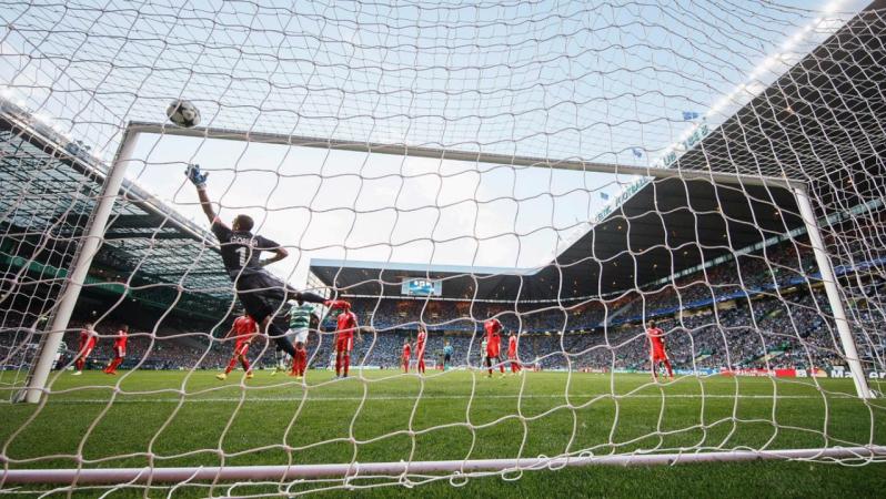 Leigh Griffiths free kick
