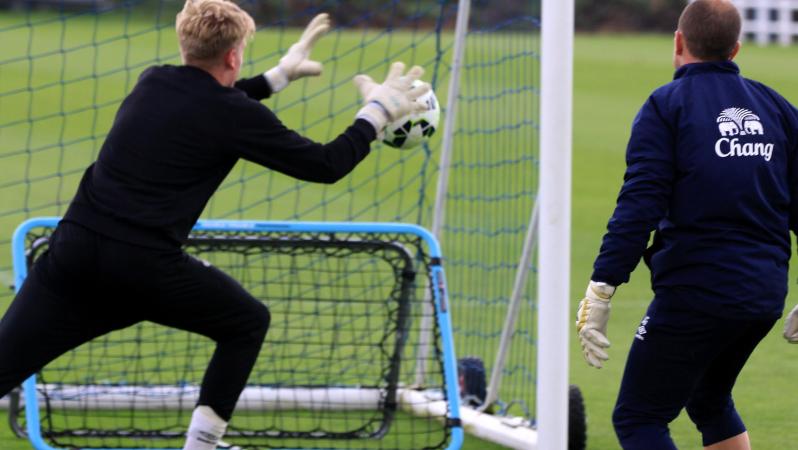 Crazy Catch Used By Everton 