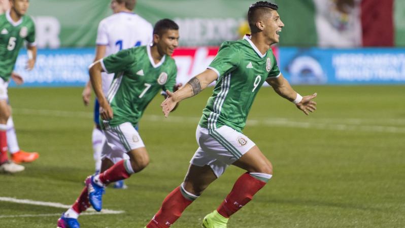 Mexico defeats Iceland 1-0