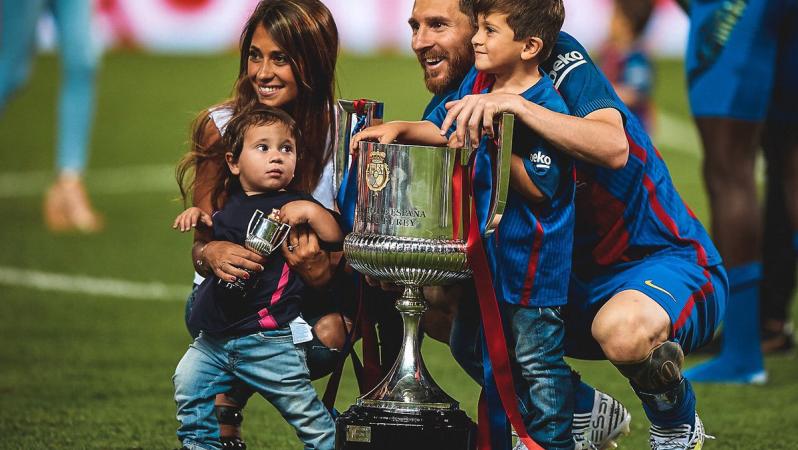 Antonella Roccuzzo, Lionel, Thiago and Mateo Messi