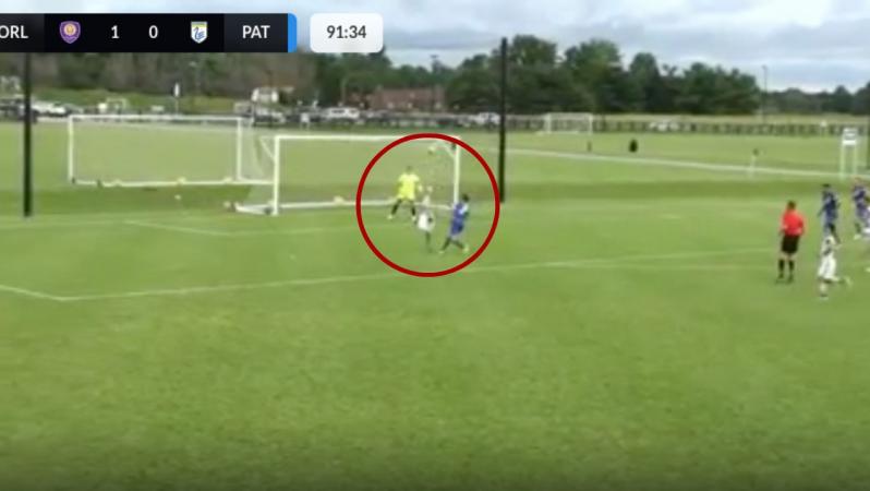 Alejandro Pereira bicycle kick