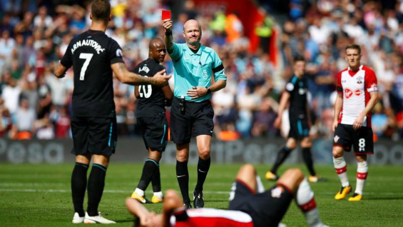 Marko Arnautović earns a red card for throwing an elbow at Southampton's Jack Stephens