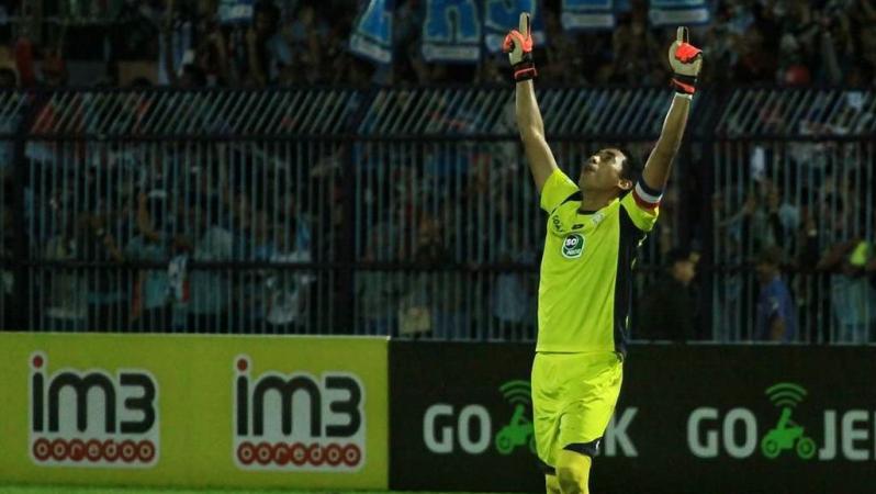 Goalkeeper dies