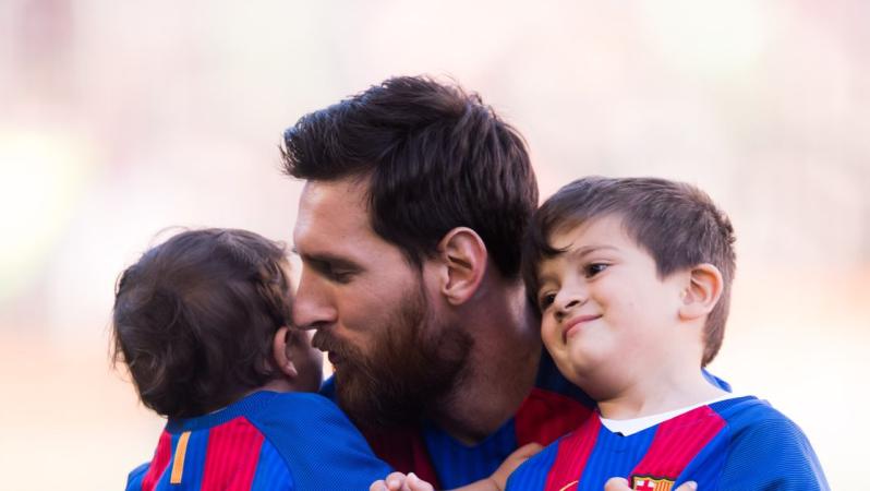 Lionel Messi with Mateo and Thiago