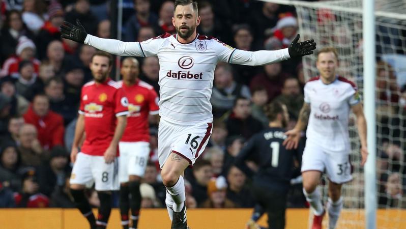 Steven Defour Free Kick Goal Manchester United